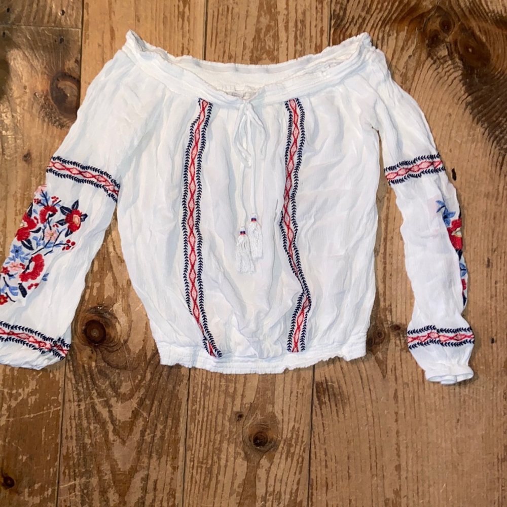 Xhilaration - white floral off the shoulder top (M)